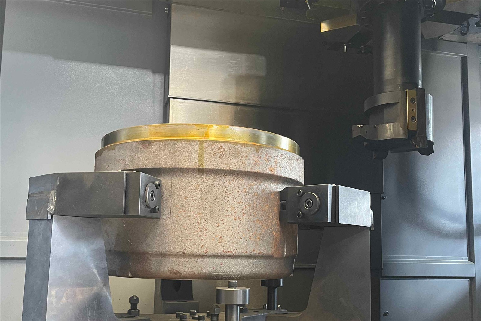 Automotive brake drum machining tool Automotive brake drum machining tool