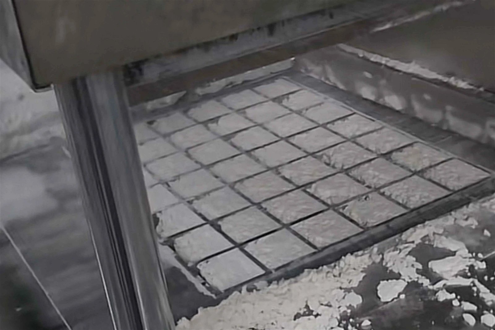 Hydraulic Press Mold Cavity Filling Hydraulic Press Mold Cavity Filling