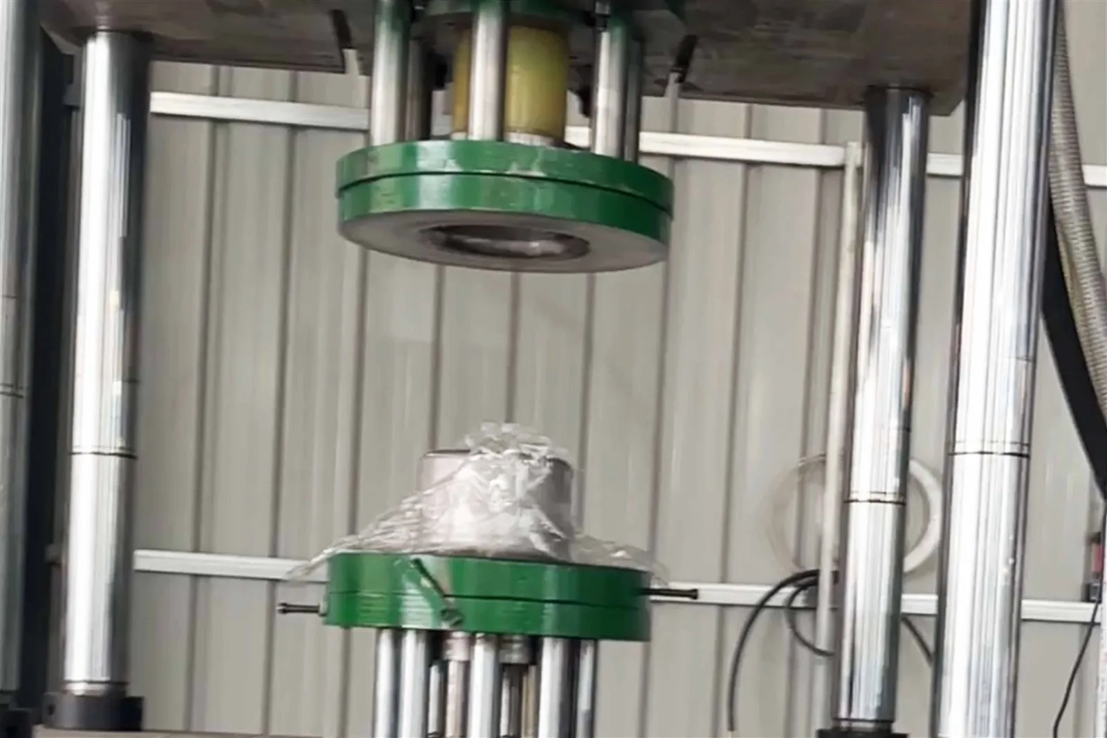 Deep drawing hydraulic press Deep drawing hydraulic press