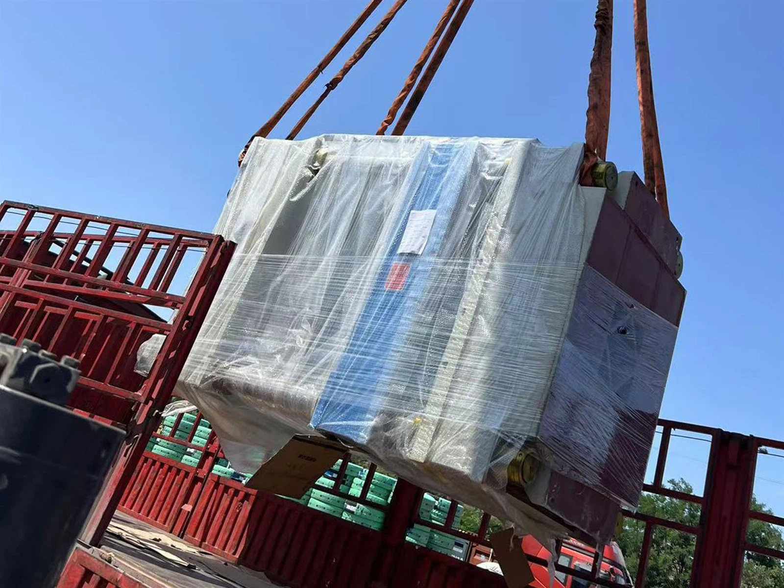 Four column hydraulic press exported to Thailand Four column hydraulic press exported to Thailand