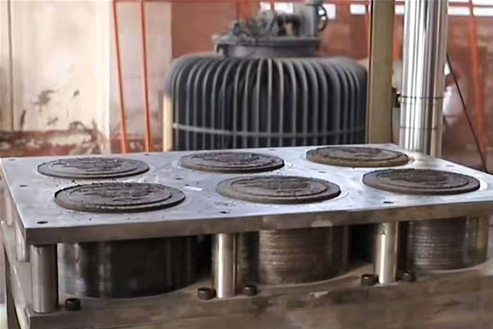 Hydraulic Press Mold for Coir Pith Hydraulic Press Mold for Coir Pith